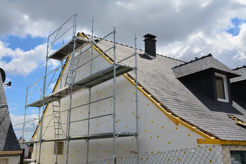 Isolation thermique par l'extérieur à La Chapelle-Launay