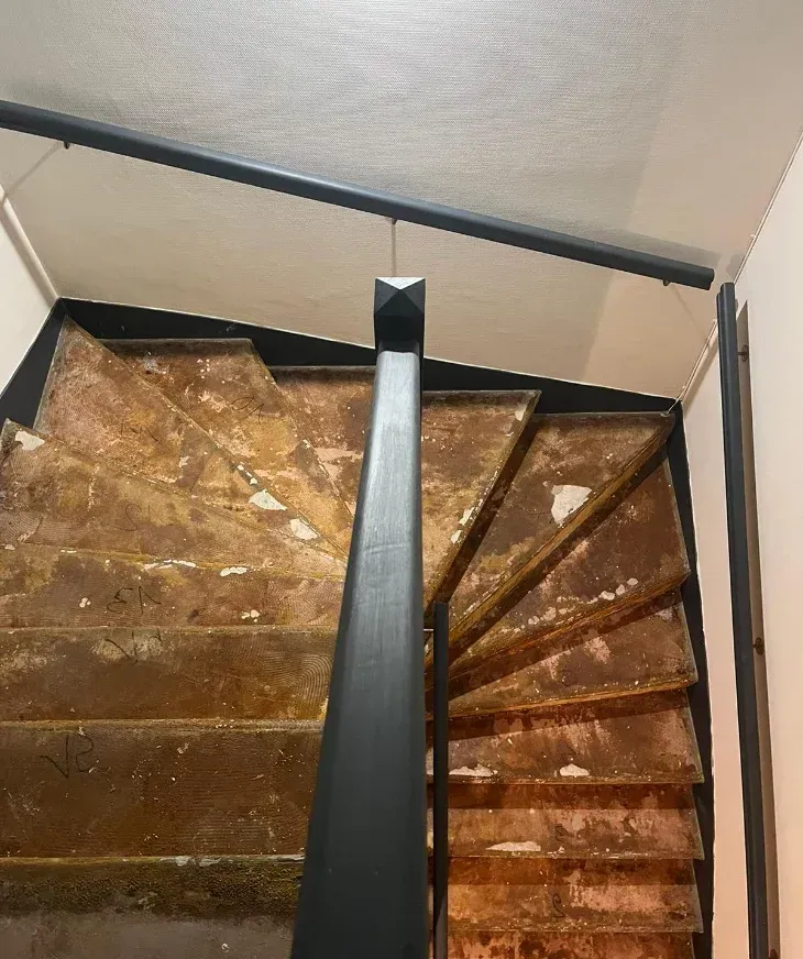 escalier de coté avantwebp